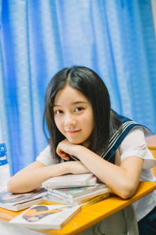 美女热吻